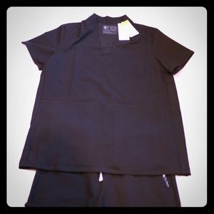 FIGS NWT black scrubs